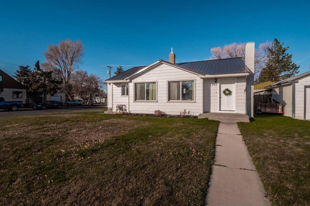 Professionally Designed Central Idaho Falls Home - 4 Bed 2 Bath Exterior photo